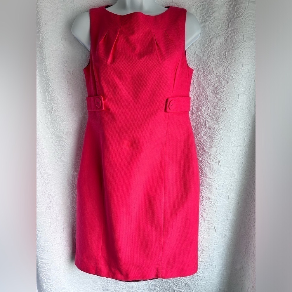 Kristin Davis sleeveless dress